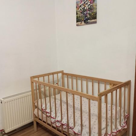 Карпатські Ночі Чан На Території Apartment Yaremche Bagian luar foto
