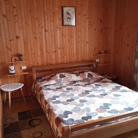 Карпатські Ночі Чан На Території Apartment Yaremche Bagian luar foto