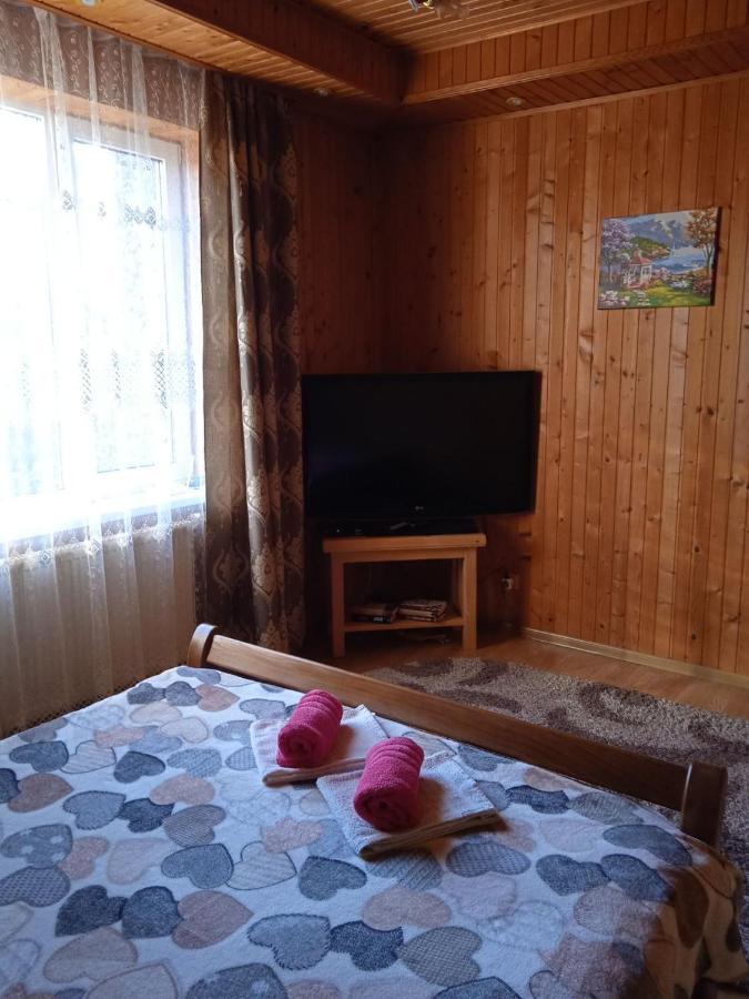 Карпатські Ночі Чан На Території Apartment Yaremche Bagian luar foto