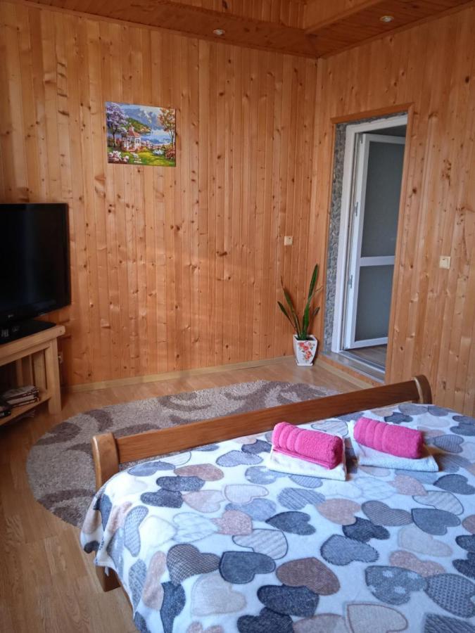 Карпатські Ночі Чан На Території Apartment Yaremche Bagian luar foto