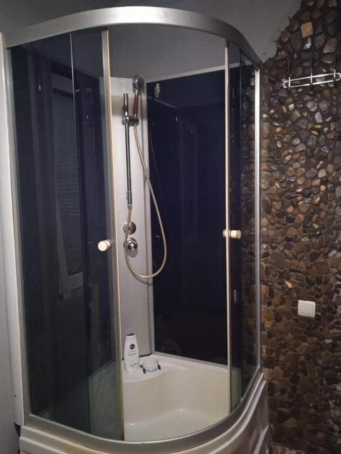 Карпатські Ночі Чан На Території Apartment Yaremche Bagian luar foto