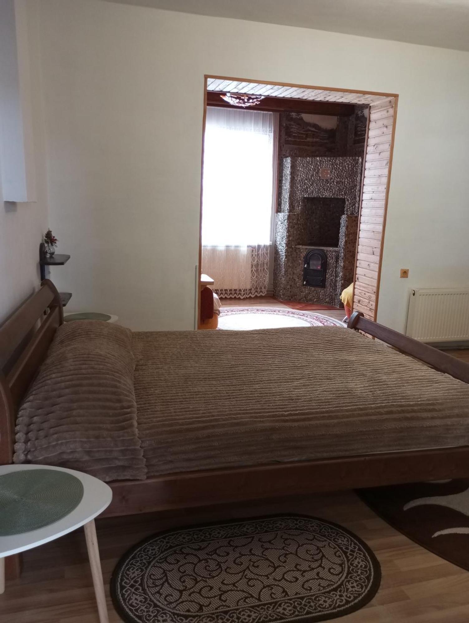 Карпатські Ночі Чан На Території Apartment Yaremche Bagian luar foto