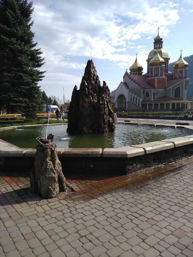 Карпатські Ночі Чан На Території Apartment Yaremche Bagian luar foto