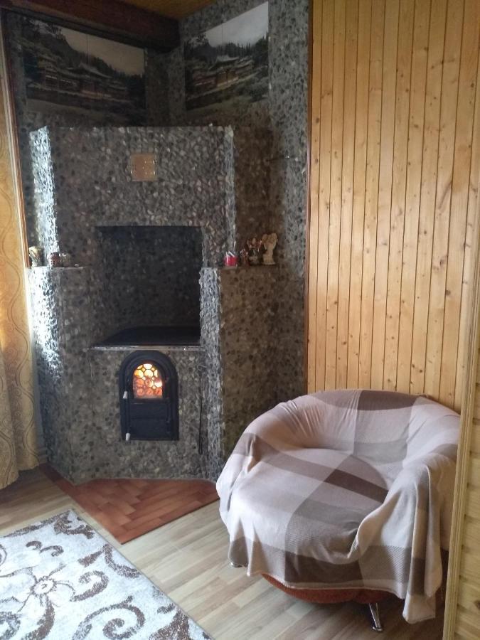 Карпатські Ночі Чан На Території Apartment Yaremche Bagian luar foto